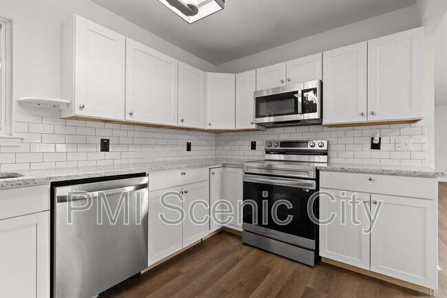 Building Photo - 3919 Weldon Dr