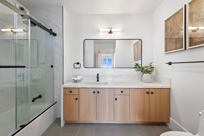 Building Photo - 84 Sidney Bay Dr