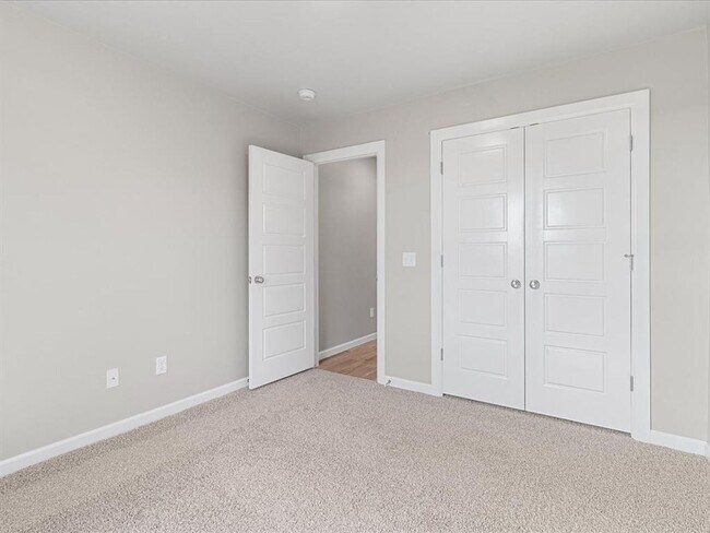 Building Photo - Newer Home For Lease in Washington!