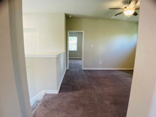 Building Photo - Charming Nestled Home near 281 and 1604