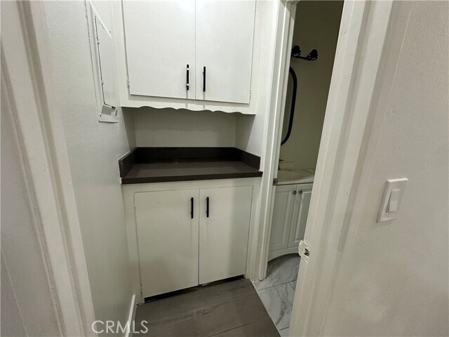 Building Photo - 440 W Orangewood Ave