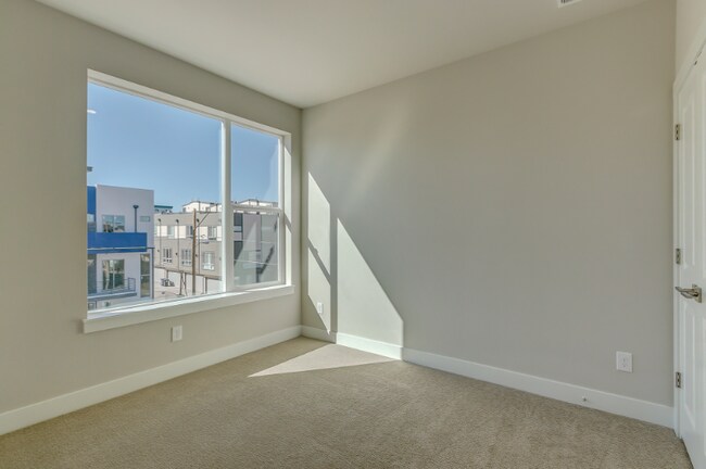 Building Photo - 1908 Hooker St