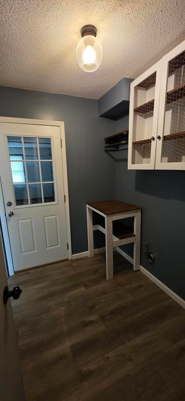 Building Photo - 4011 Pinnacle Way