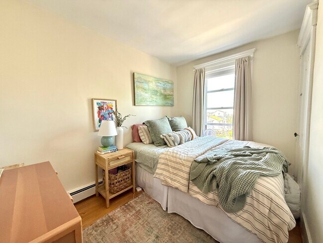 Building Photo - 276 Bunker Hill St