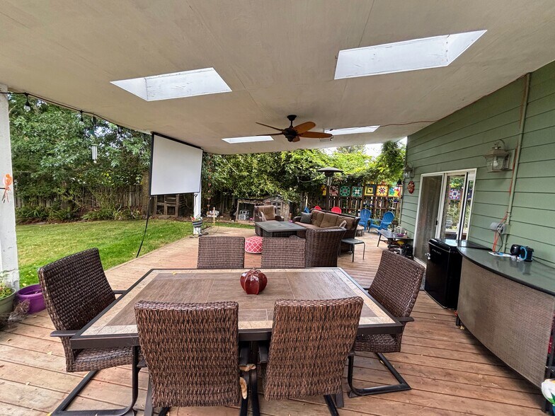 Covered Deck - 1768 S Dogwood St