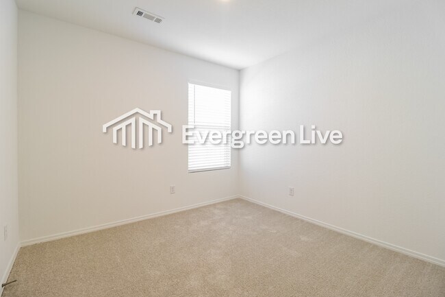 Building Photo - 190 Sarah Alyse Ln