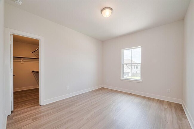 Building Photo - 23649 Silver Palm Trl