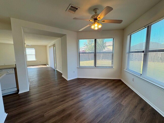 Building Photo - 2013 Rim Rock Dr