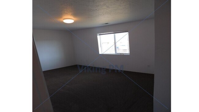 Building Photo - 3010-923-947