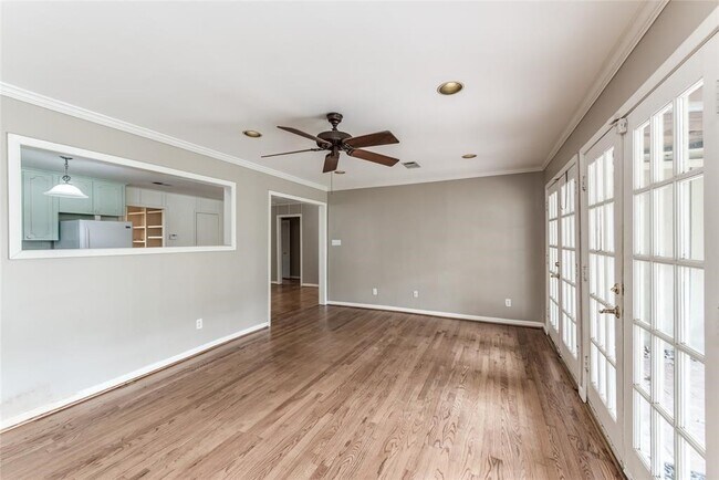 Building Photo - 5537 Lincrest Ln