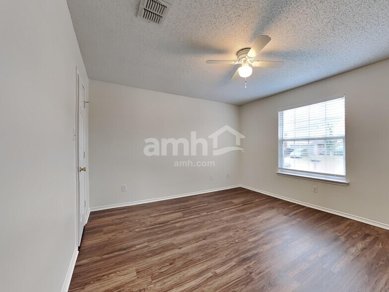 Building Photo - 13857 Sonterra Ranch Rd