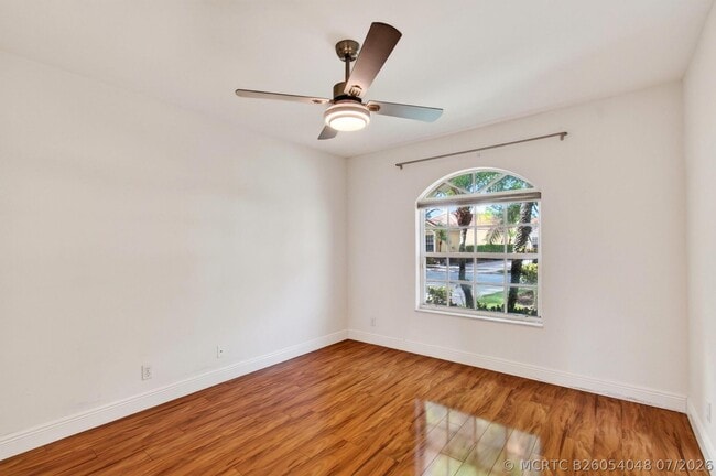Building Photo - 5225 Brookview Dr