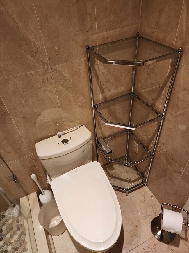 Building Photo - 3140 S Ocean Dr