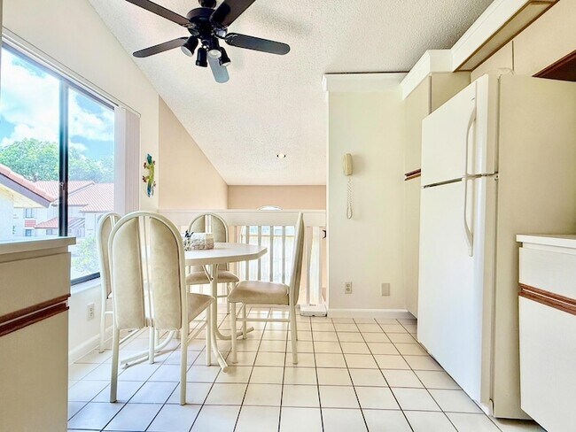 Building Photo - 10678 Ocean Palm Way