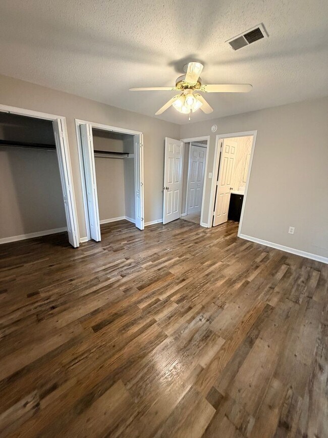 Building Photo - 500 Cokesbury St