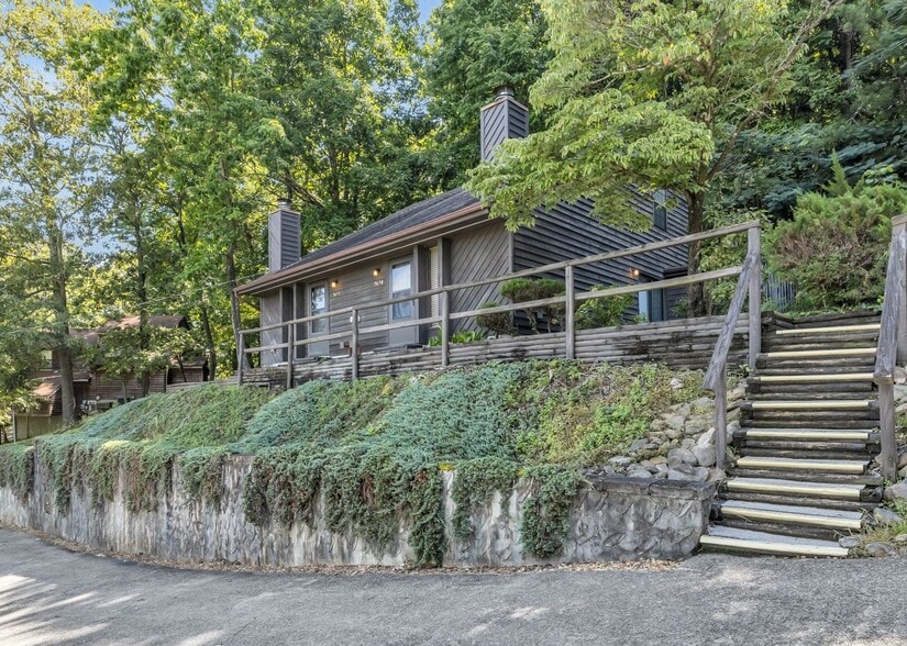 feel like you're at a mountain retreat! - 3634 Monte Vista Dr
