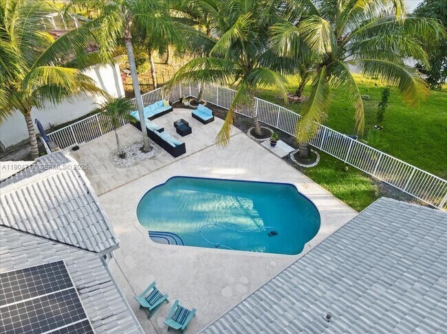 Building Photo - 642 Heritage Dr