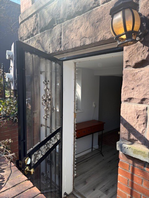 Building Photo - 219 9th St SE