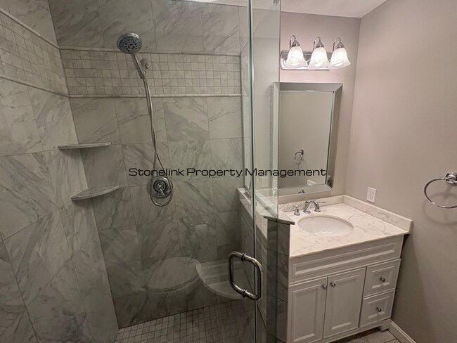 Building Photo - Fully Redesigned Townhouse Style Condo For Rent in Desirable Louisquisset Community!