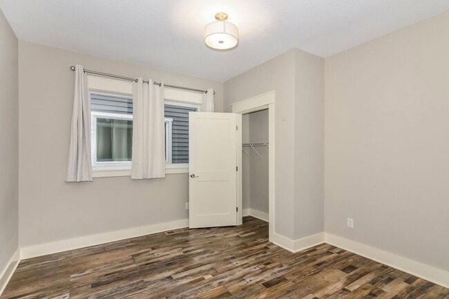 Building Photo - 312 61st St