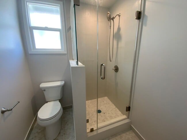 Building Photo - Adorable fully remodeled home on Ruhland with large yard