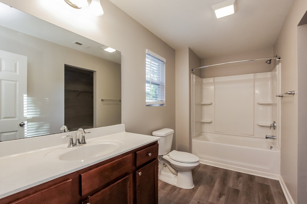 Building Photo - 6629 Covington Commons Dr