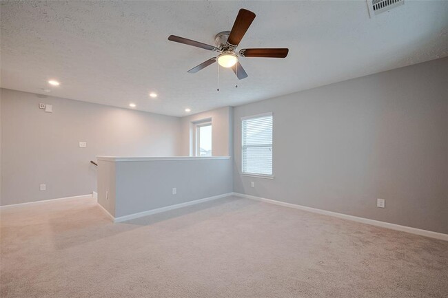 Building Photo - 5011 Pine Ridge Knoll Ct