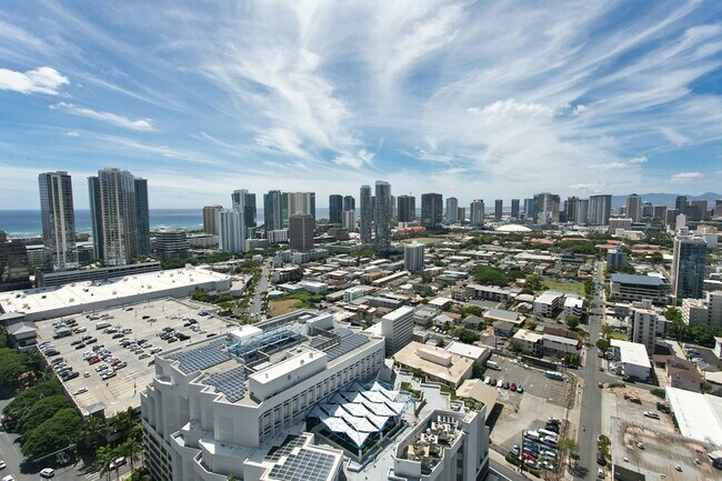 Building Photo - 1515 Liona St