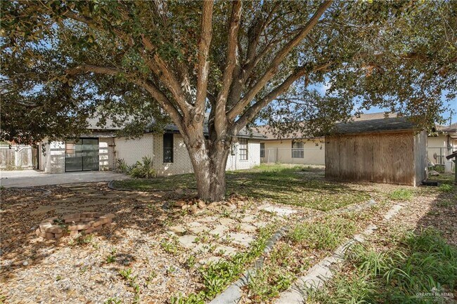 Building Photo - 18 Cassandra St