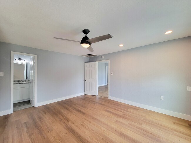 Building Photo - 4538 Clover St