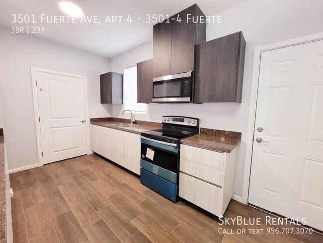 Building Photo - 3501 Fuerte Ave