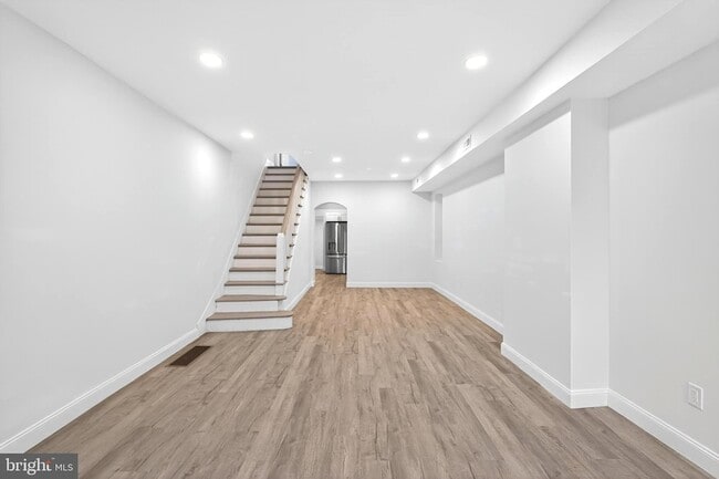 Building Photo - 153 Hermitage St