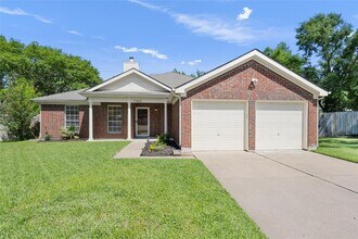 Building Photo - 17402 Eastwood Cir