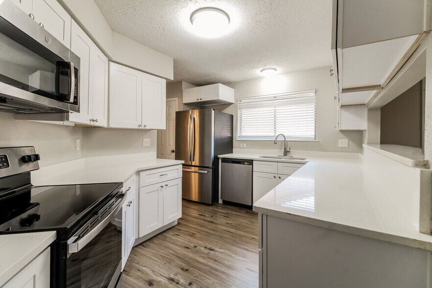 Building Photo - 1331 Goswell Ln