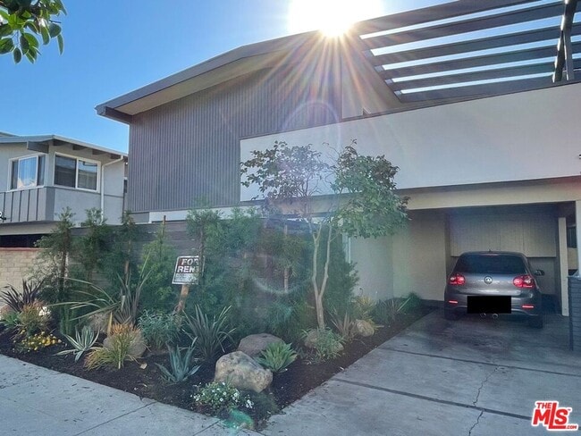 Primary Photo - 11748 Dorothy St