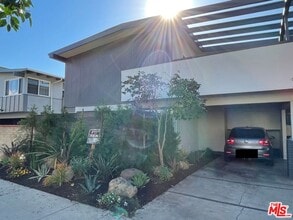 Building Photo - 11748 Dorothy St