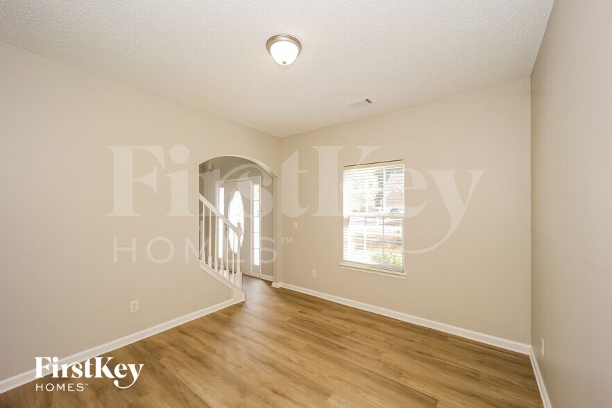 Building Photo - 528 Gristmill Ln