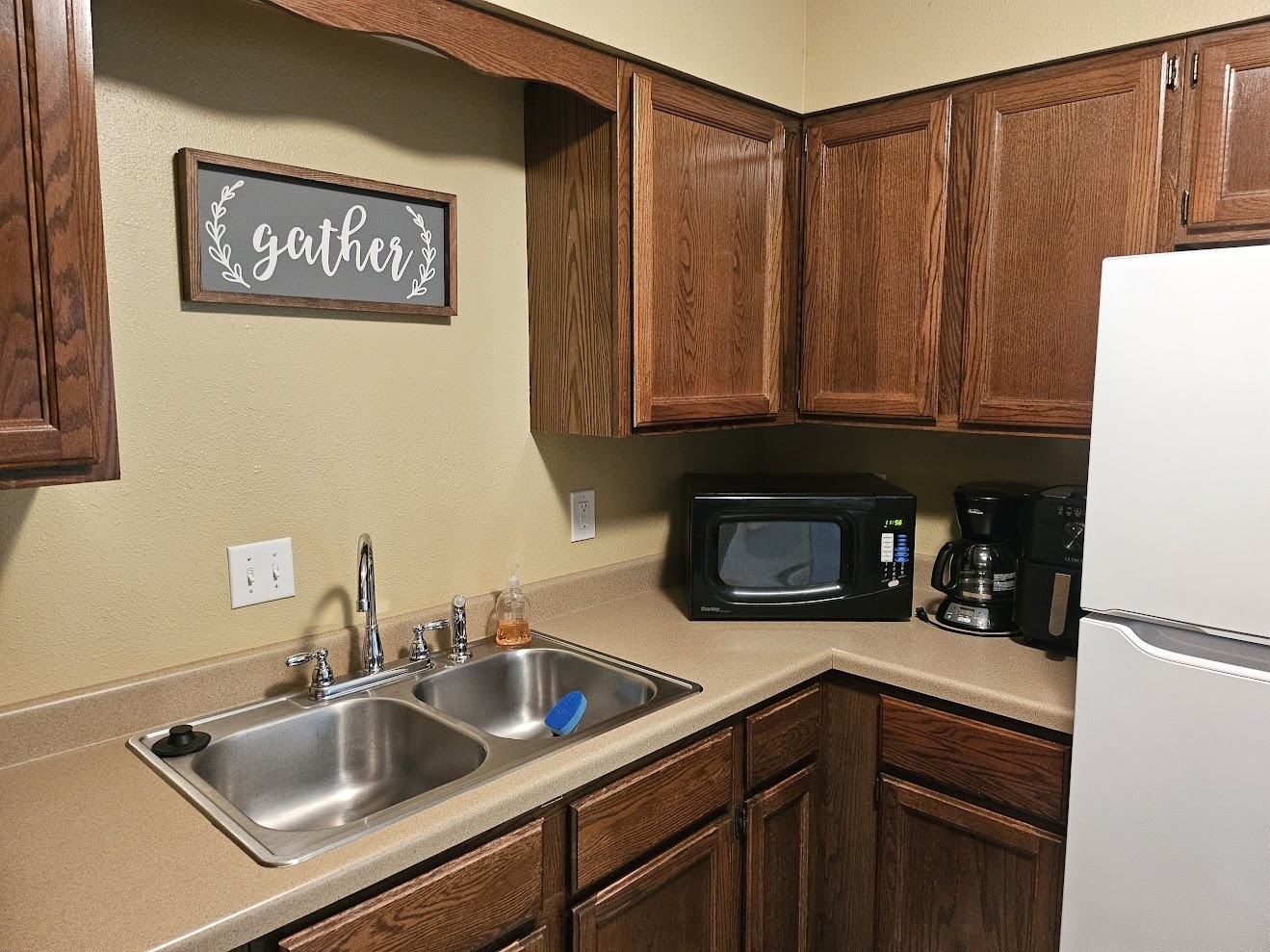 Building Photo - 1906 Refset Dr