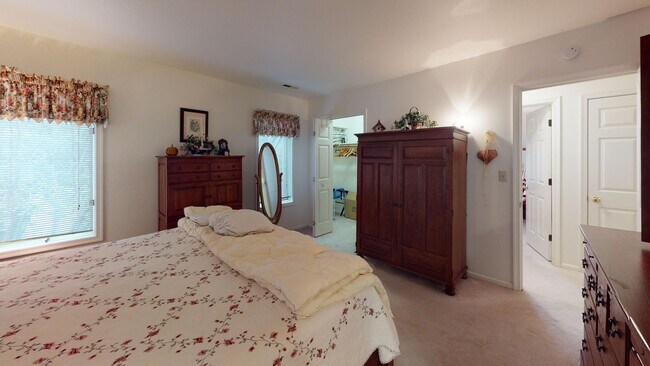 Building Photo - Short Term Furnished House