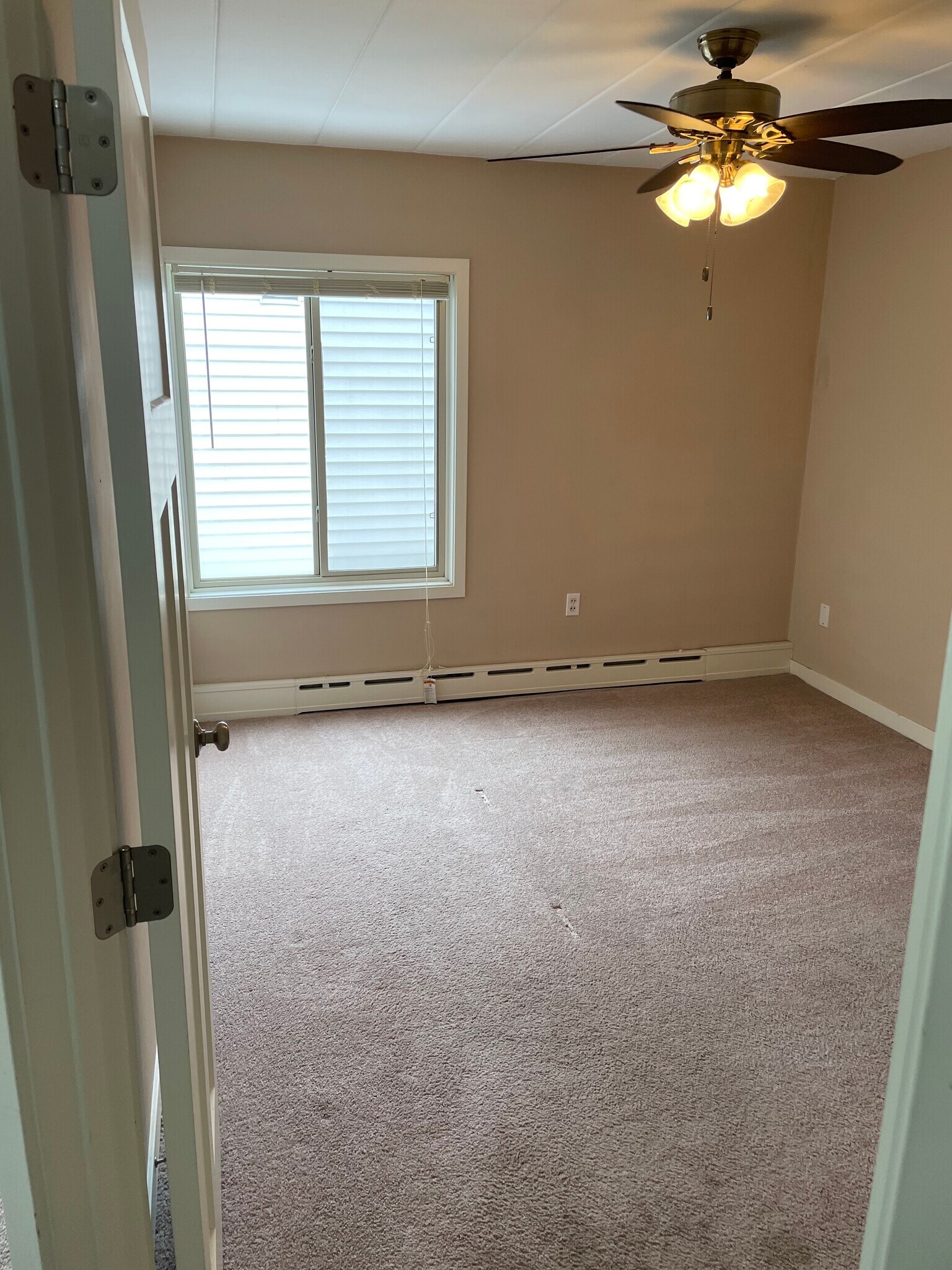 Building Photo - 4016 Utica Ave S