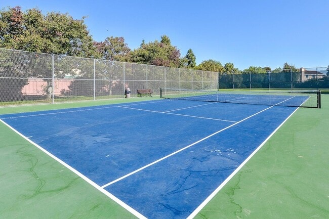 Building Photo - 142 Monaco Dr