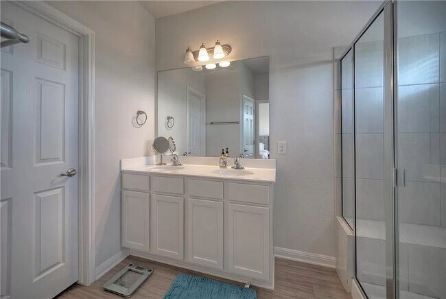 Building Photo - 913 Fortrose Ter