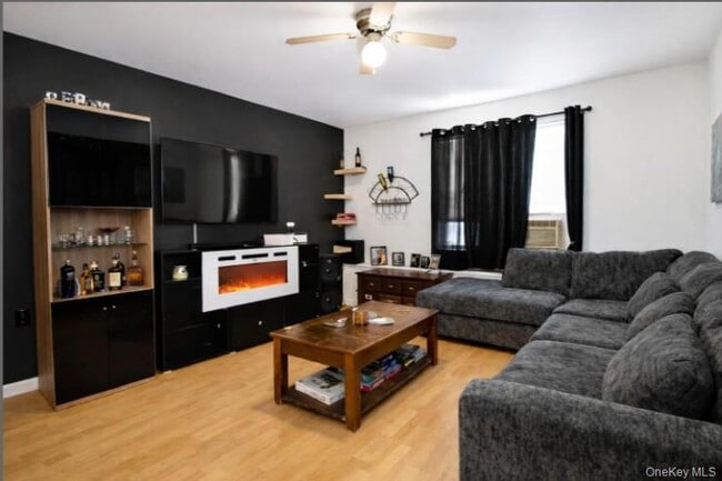 Building Photo - 9 Benedict Ln