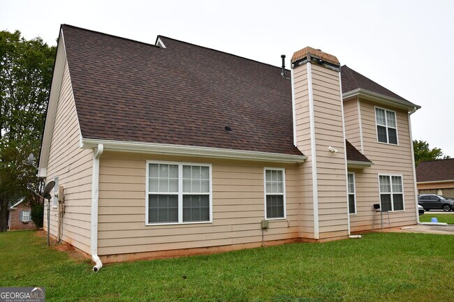 Building Photo - 4235 Old Wood Dr SW