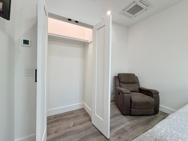 Building Photo - CLA1047