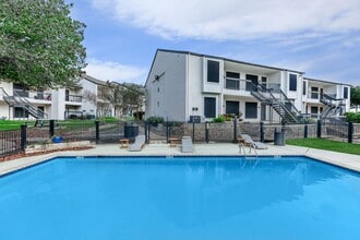 Building Photo - Aviva at North Plaza