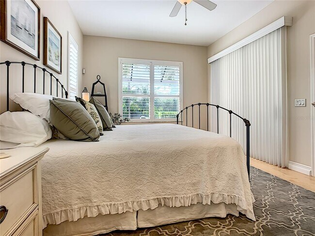 Building Photo - 539 Fallbrook Dr