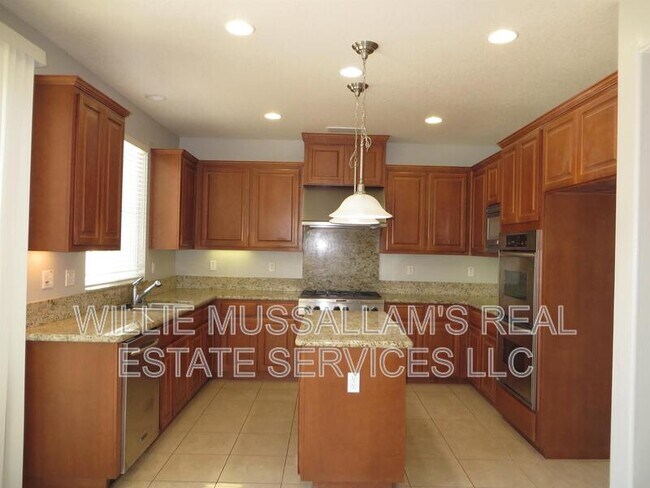 Building Photo - 685 W Rico Way