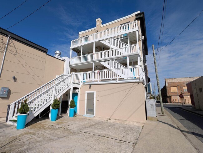 Building Photo - 526 Atlantic Ave