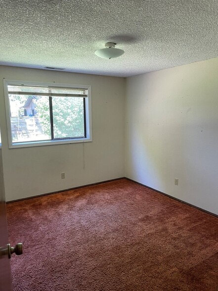 Building Photo - 3605 NW Tyler Pl
